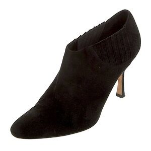 Manolo Blahnik Black Suede Ankle Booties Pumps Made in Italy Size 40 EU